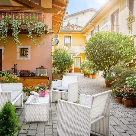 Al Nabuisson 住宿加早餐酒店 奥斯塔